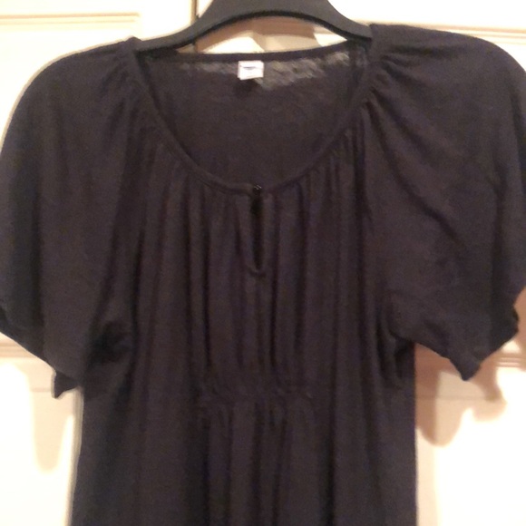 Old Navy - Maternity -Medium Top with keyhole front,full bodice & belled sleeves - Picture 2 of 4